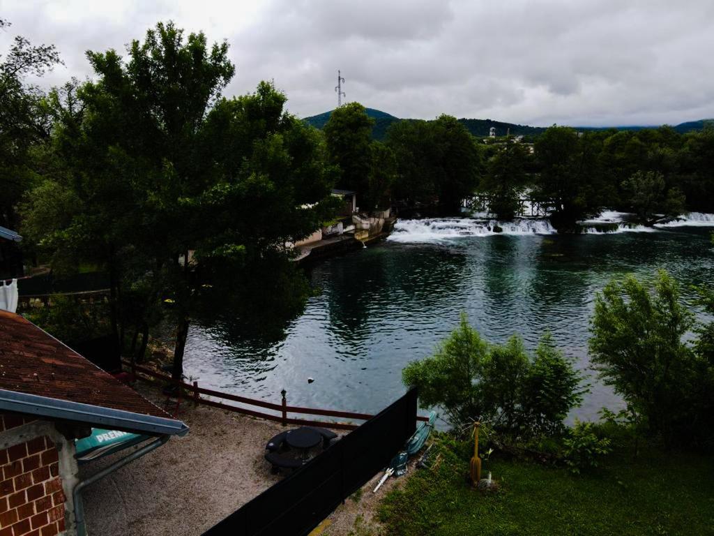 Holiday Home Waterfall View Bihać Exterior foto